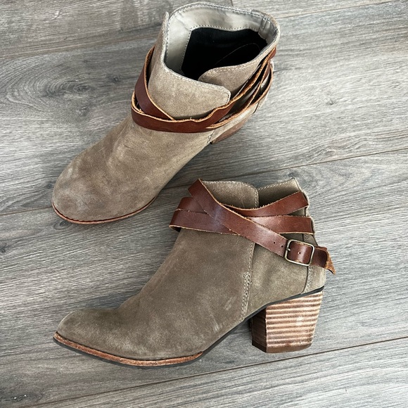 Dolce Vita booties - Picture 6 of 6